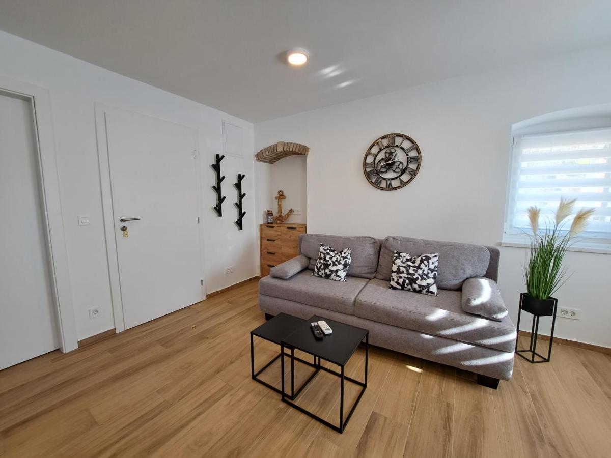Apartman Tea Малий Лошинь Екстер'єр фото